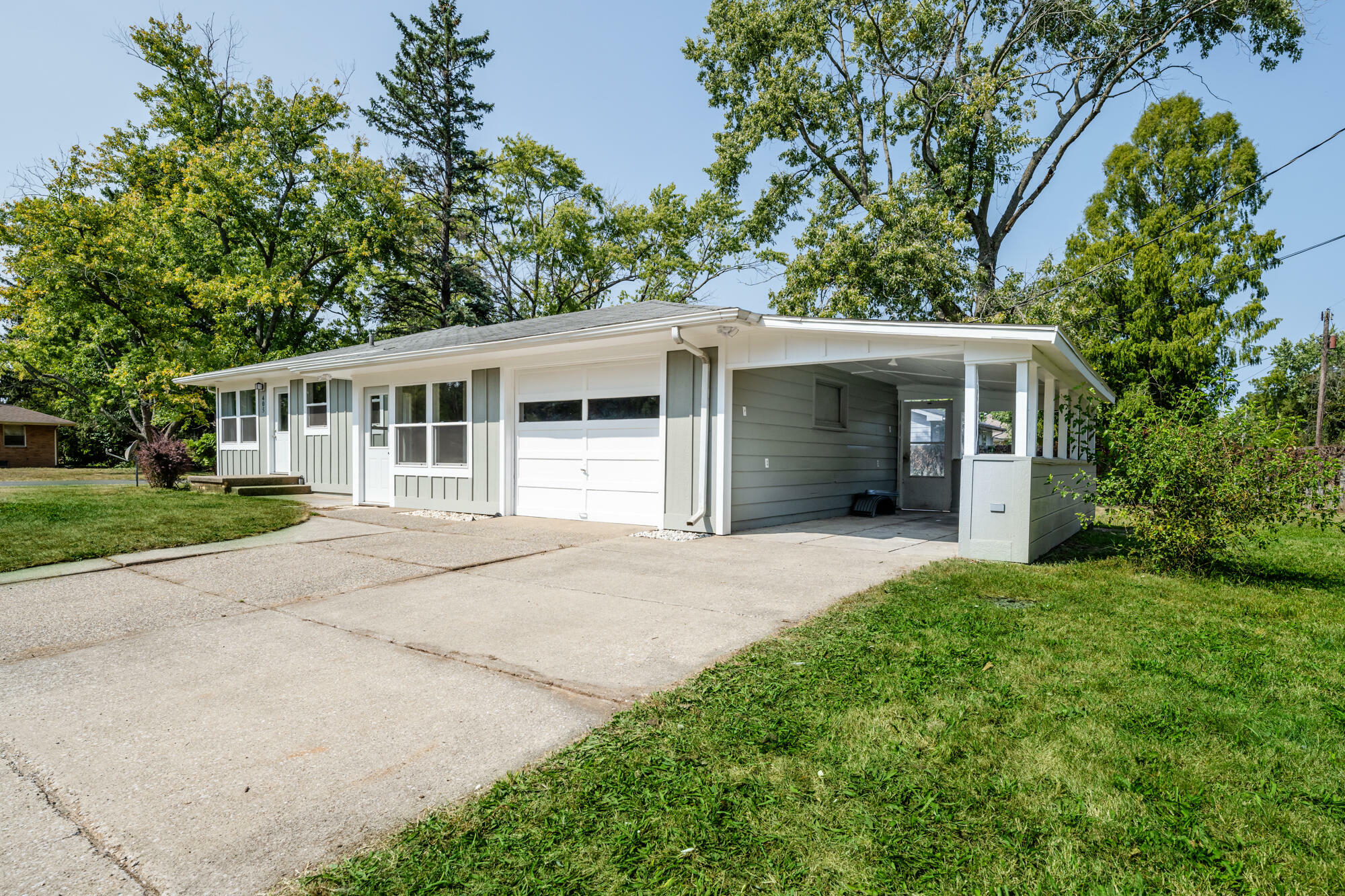 Property Photo:  405 Carol Drive  MI 49022 