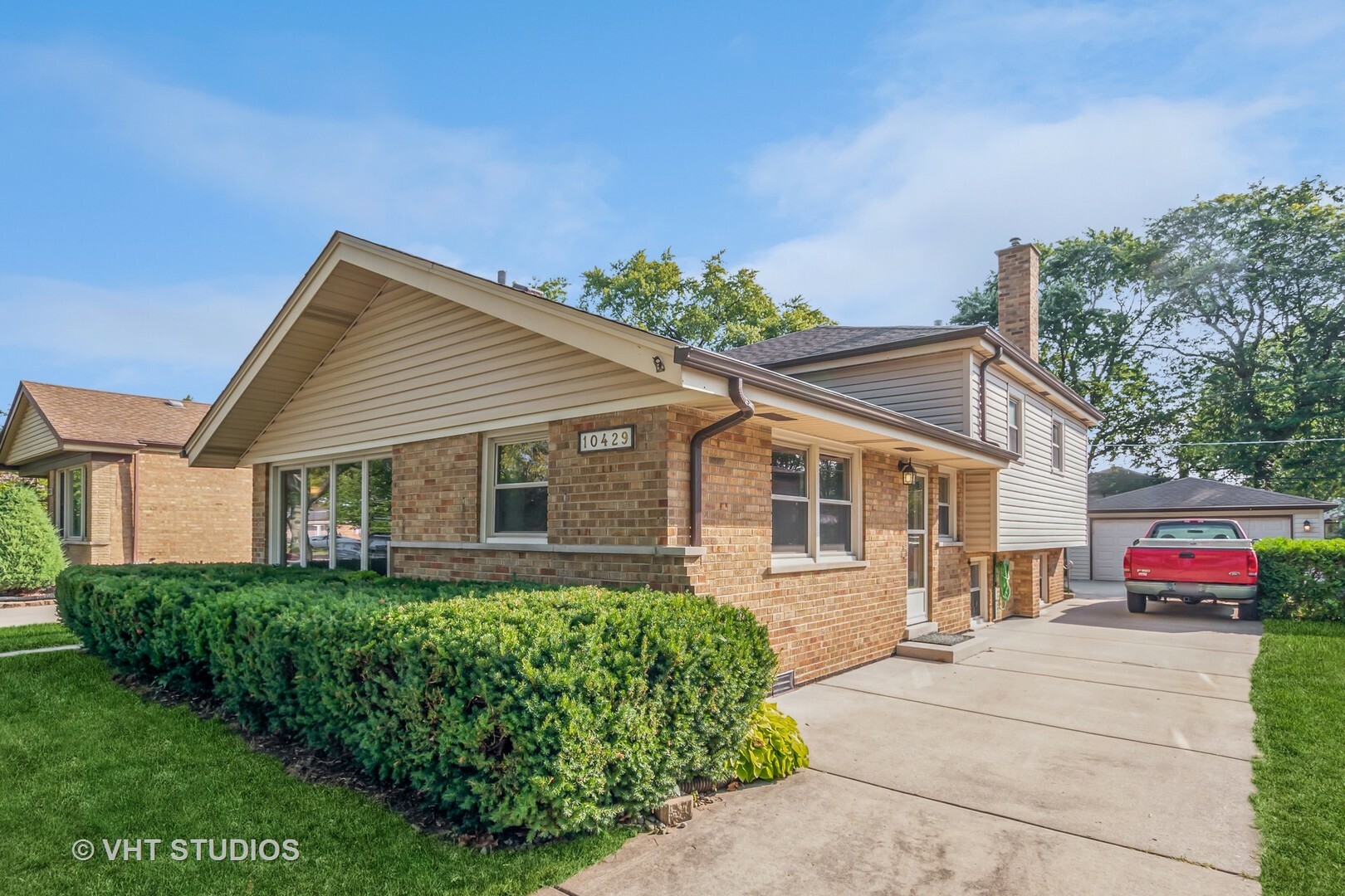 10429 S Kolin Avenue  Oak Lawn IL 60453 photo