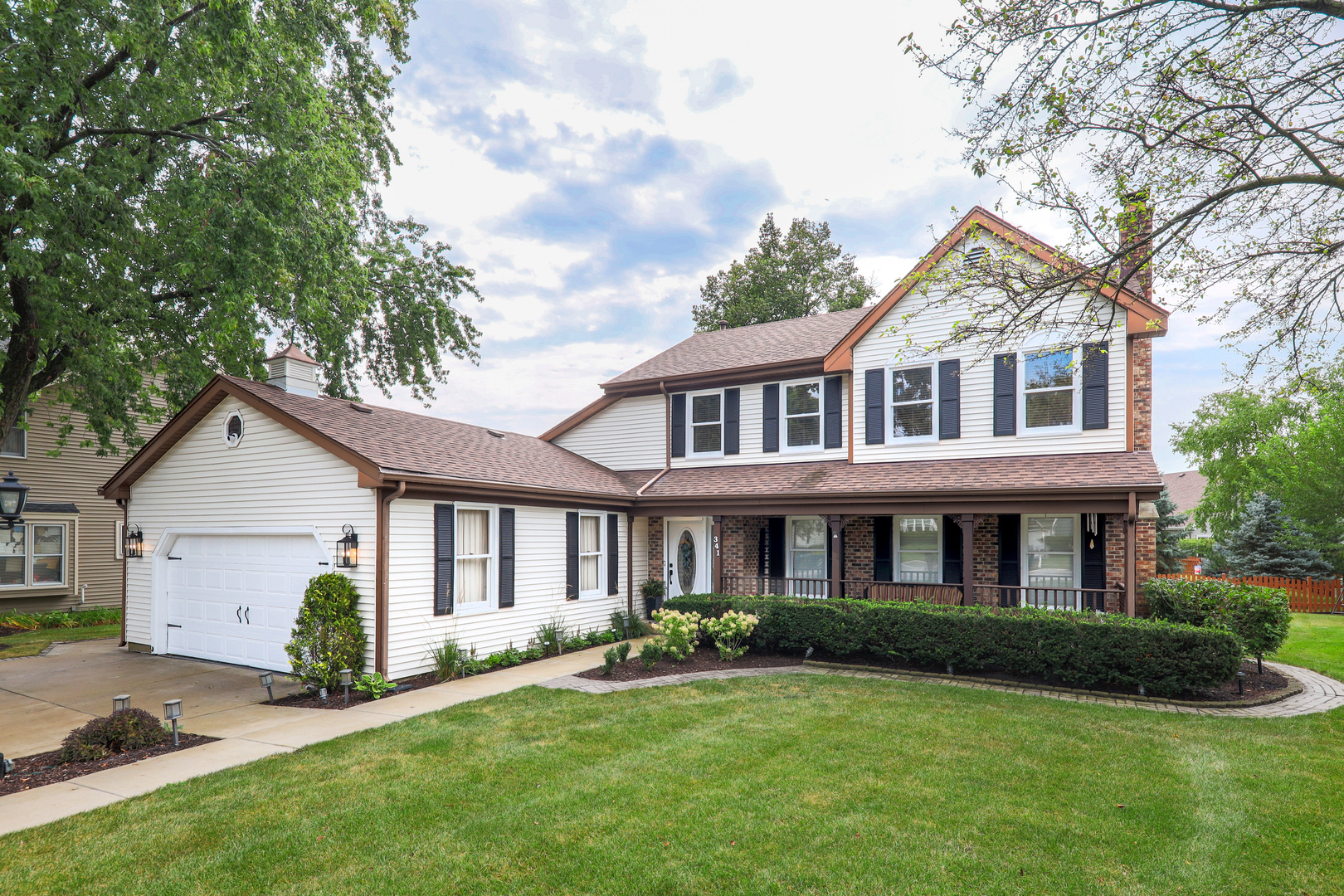 Property Photo:  341 New Mills Court  IL 60193 