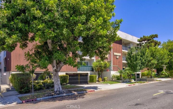 Property Photo:  333 Burchett Street 208  CA 91203 