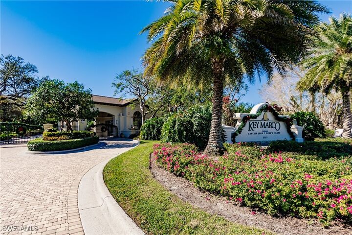 Property Photo:  935 Whiskey Creek Drive  FL 34145 