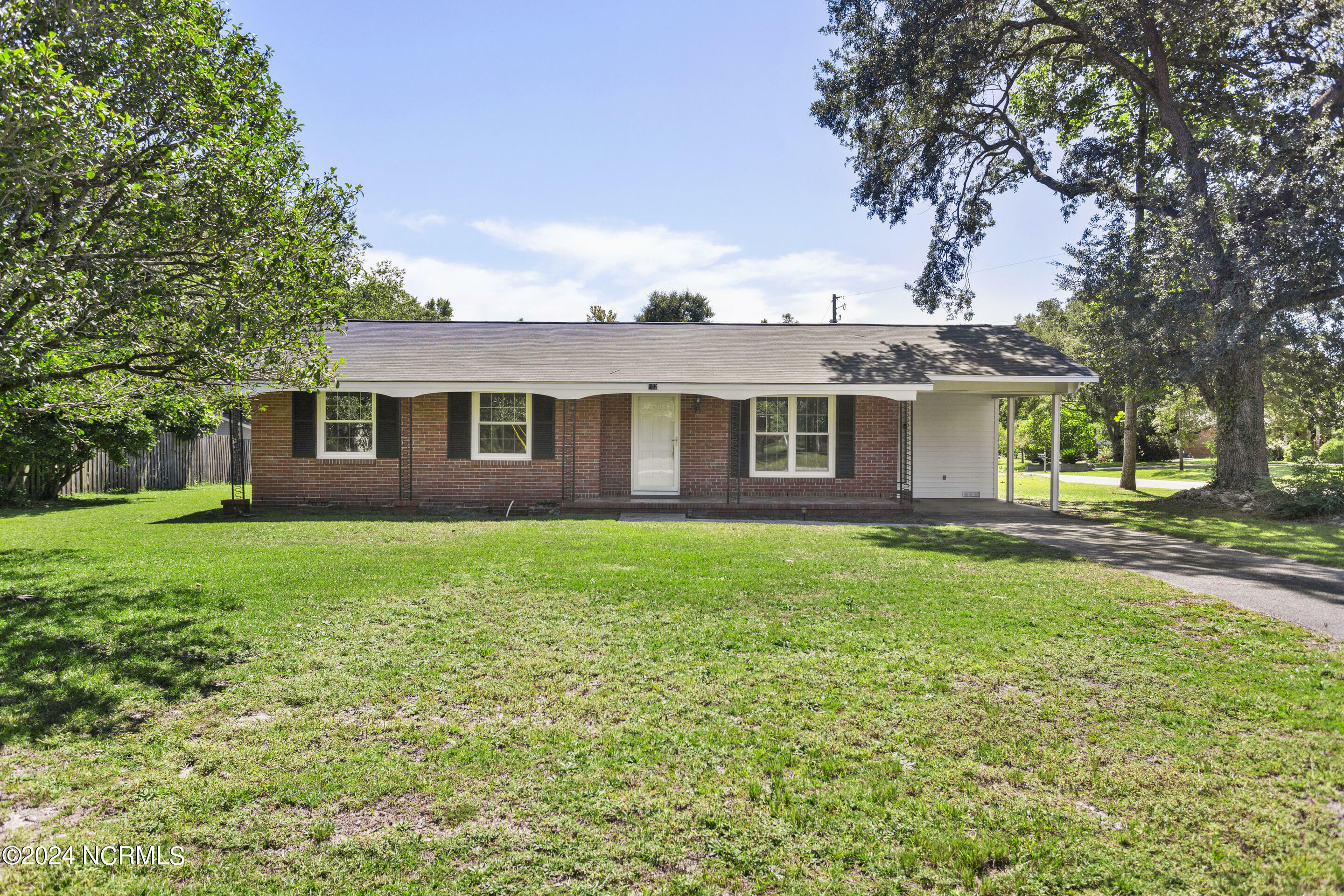 Property Photo:  102 Dixie Drive  NC 28451 