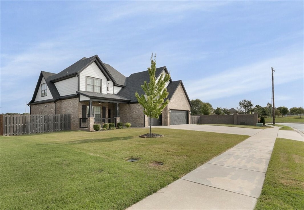 Property Photo:  5501 W Bay Drive  AR 72758 