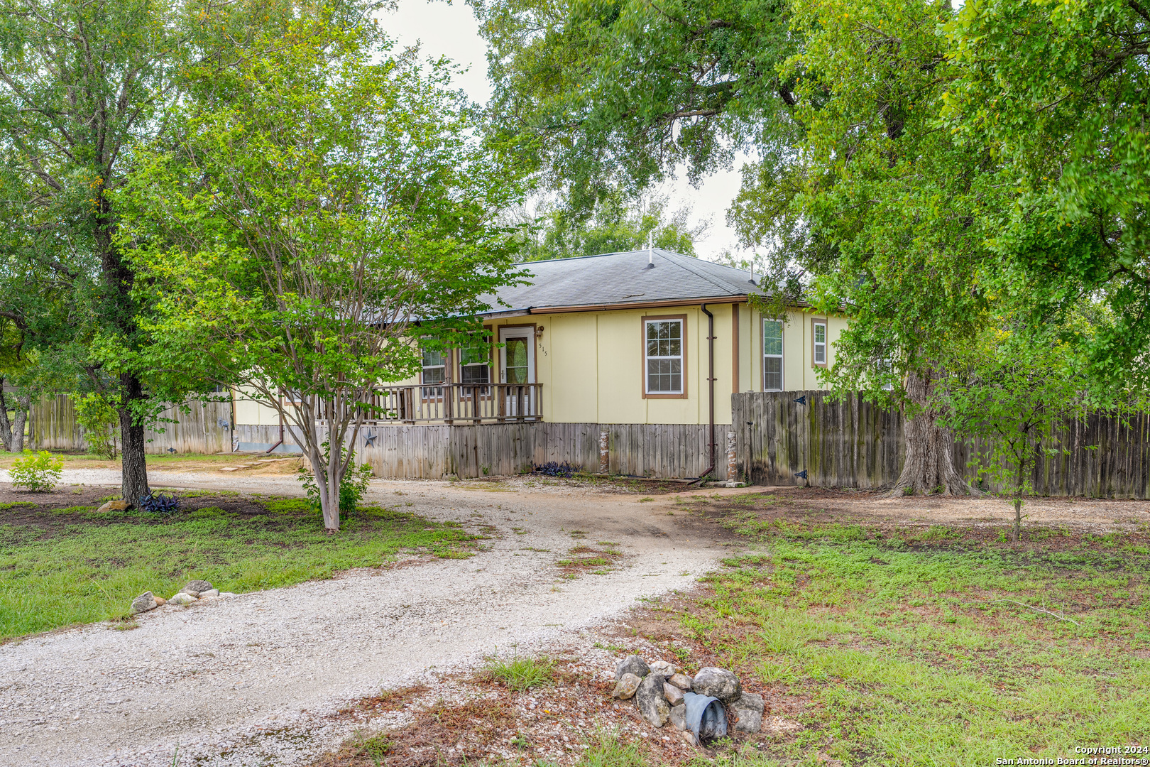 Property Photo: 515 County Road 3821 TX 78253