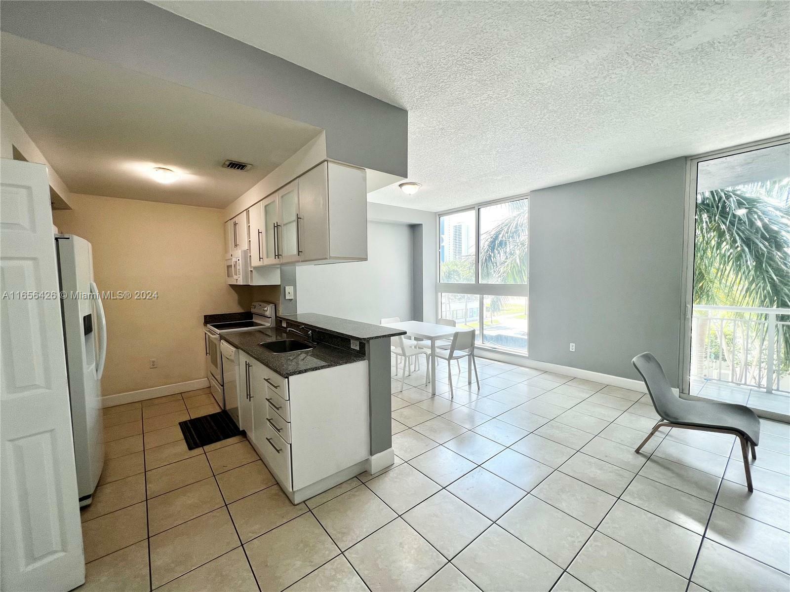 Property Photo:  275 NE 18th St 305  FL 33132 