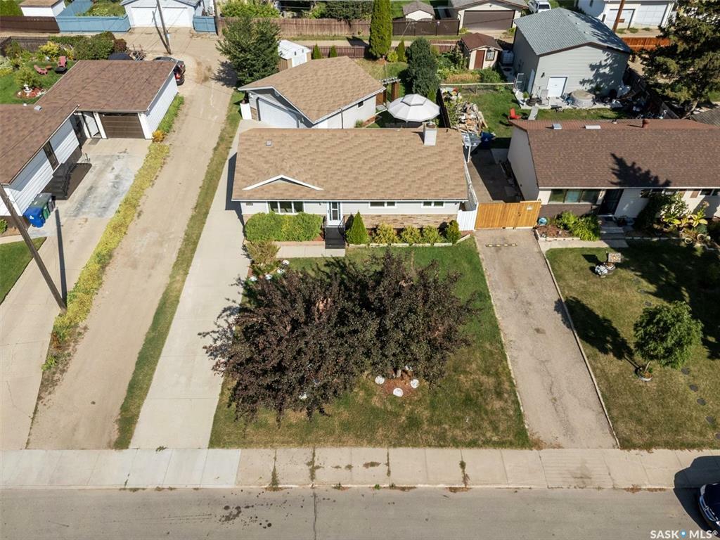 Property Photo:  2506 29th Street W  SK S7L 0N7 