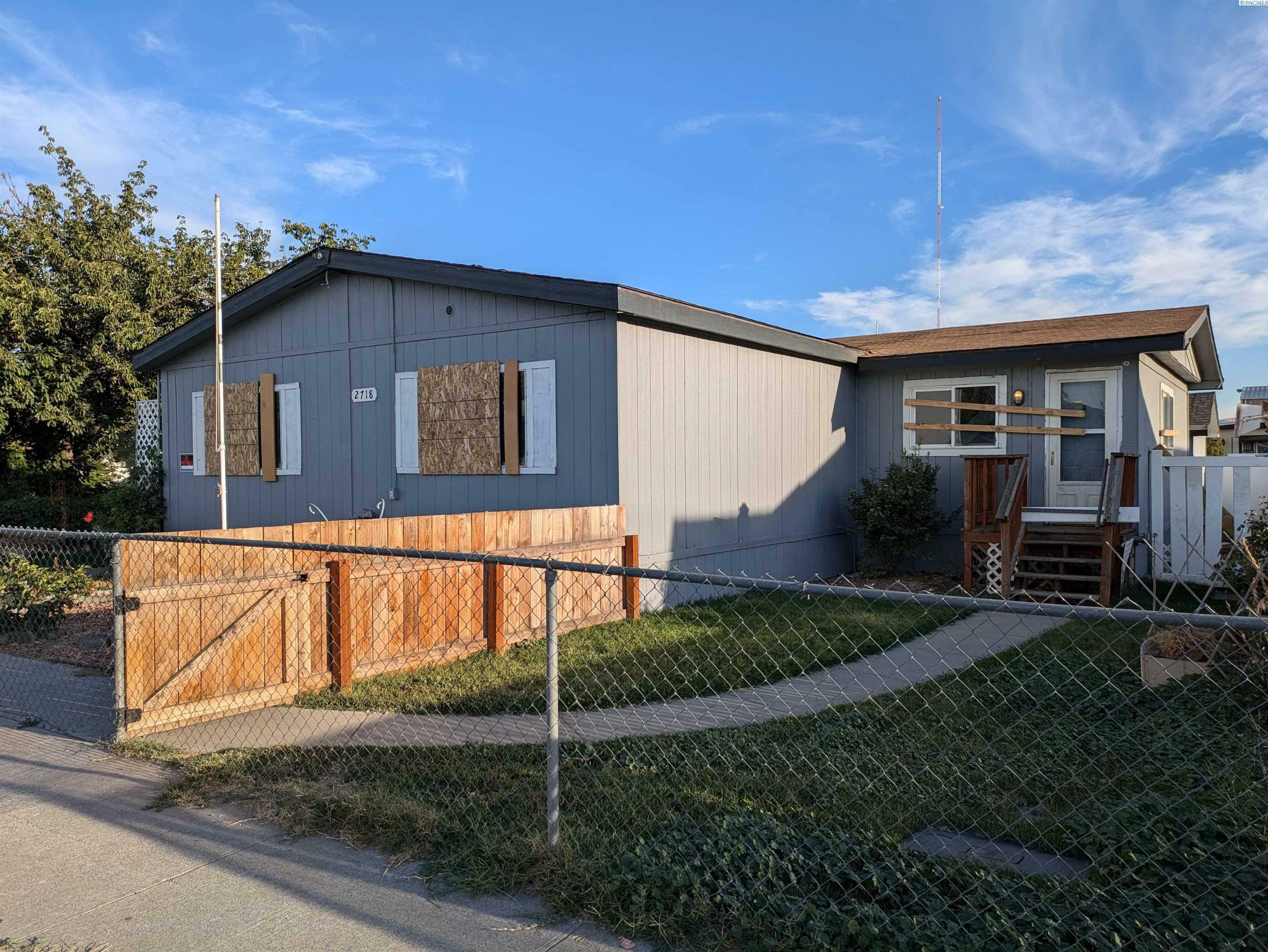 Property Photo:  2718 W Bonneville Street  WA 99301 