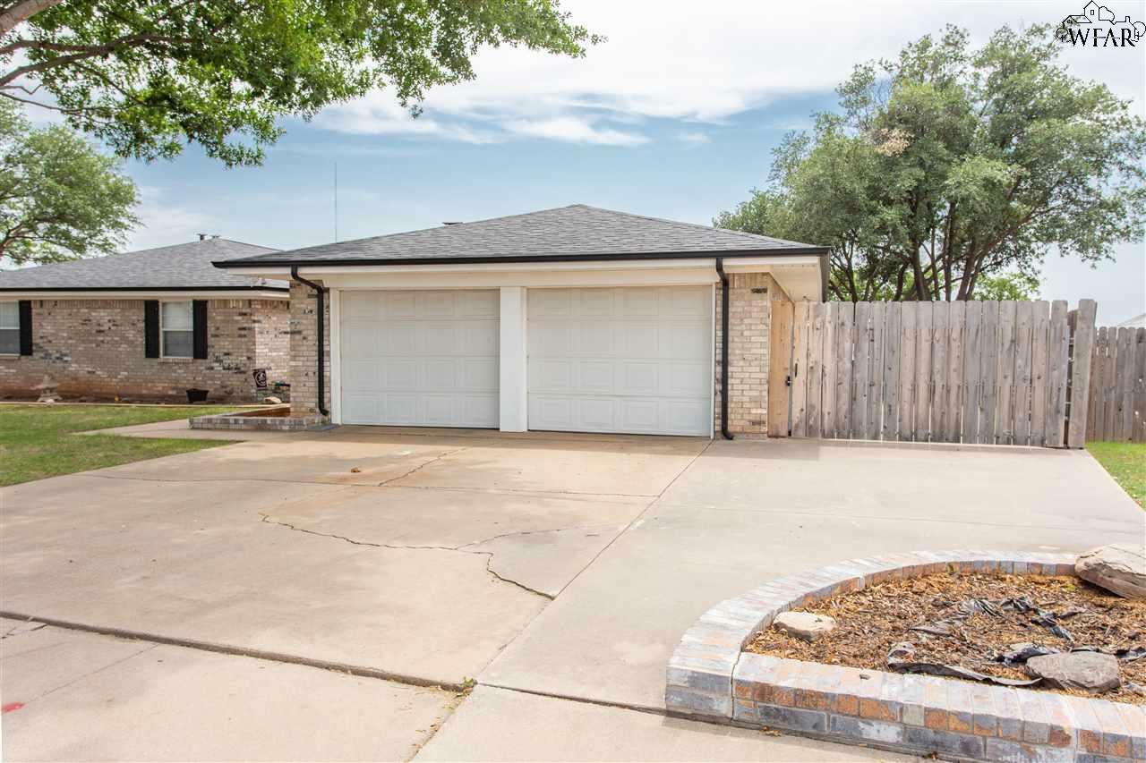 Property Photo:  1618 Ridgemont Drive  TX 76309 