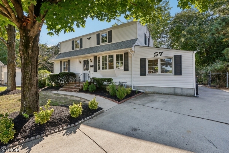 Property Photo:  27 Culver Ct  NJ 08857 