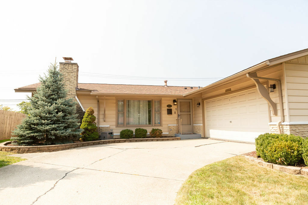 Property Photo:  14906 Sunset Avenue  IL 60452 