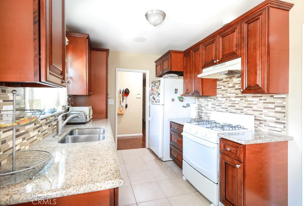Property Photo:  3568 E 54th Street  CA 90270 