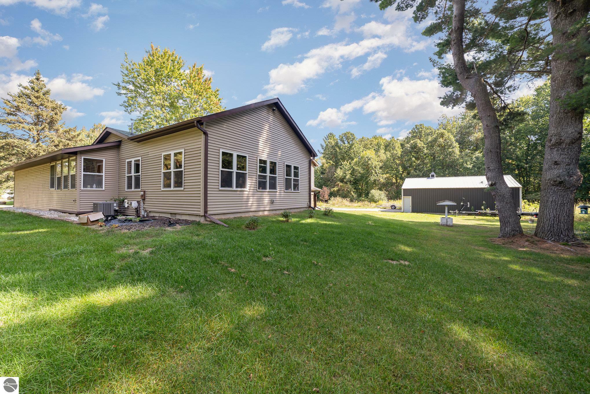 Property Photo:  4575 W Jackson Road  MI 48801 