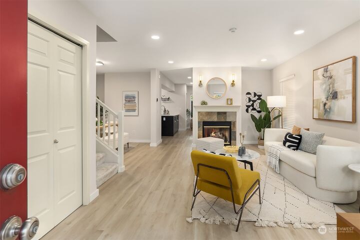 Property Photo:  15823 NE 90th Way 804  WA 98052 