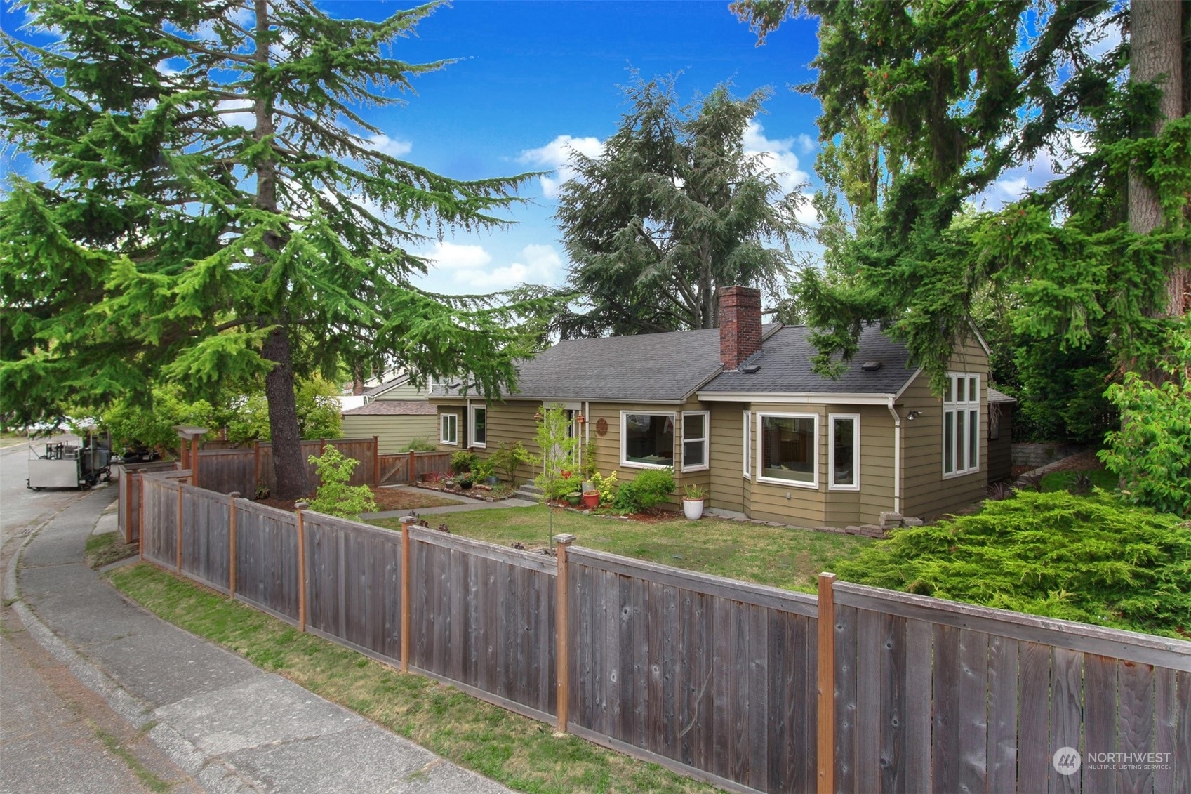 Property Photo:  2120 S Bennett Street  WA 98108 