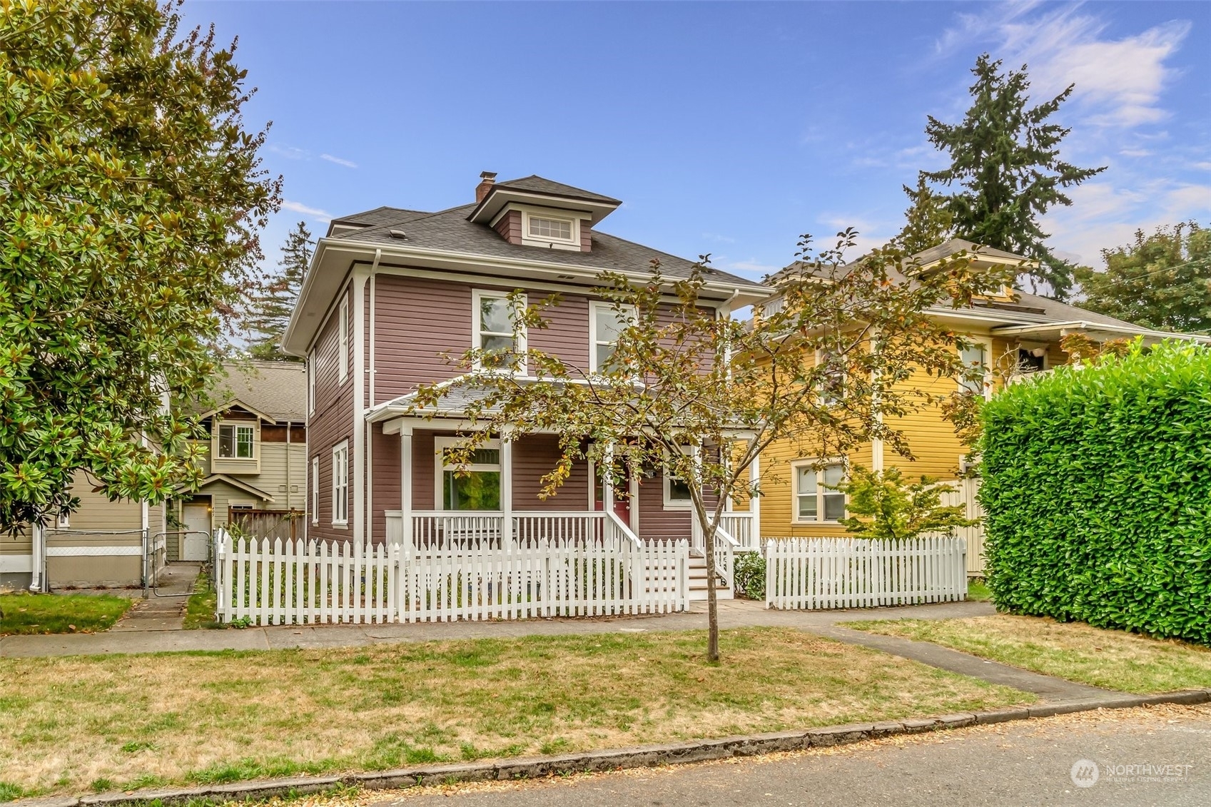 Property Photo:  1215 N 4th Street  WA 98403 