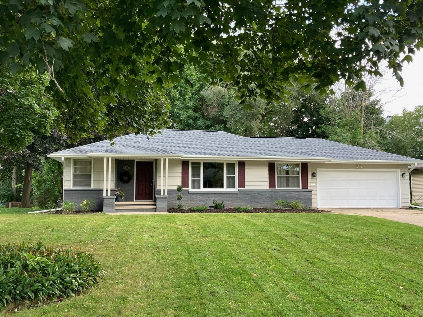 Property Photo:  951 E Glendale Avenue  WI 54911 