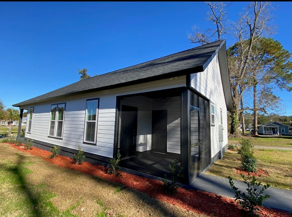 Property Photo: 308 Brighton St GA 31792