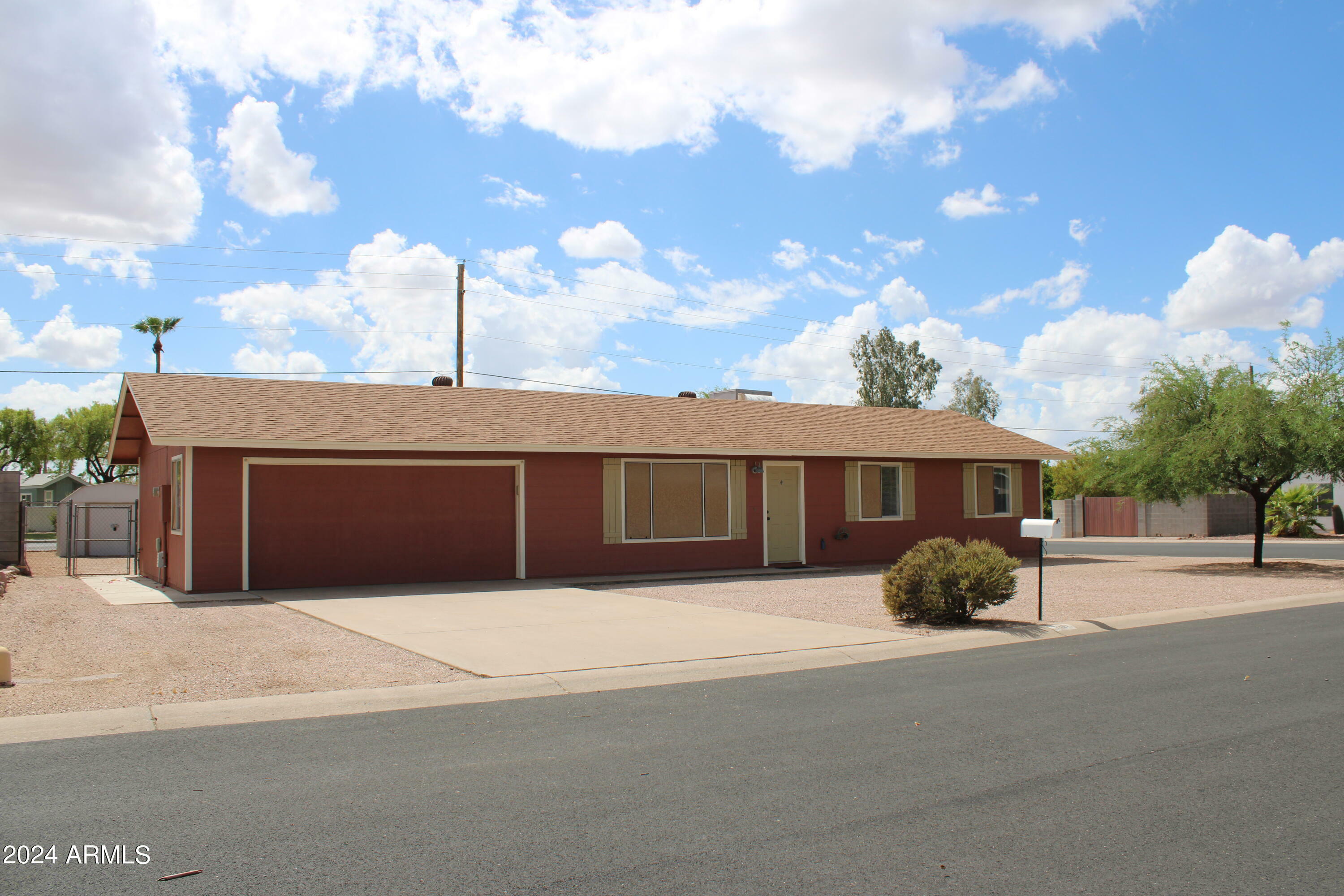 1391 W 7th Avenue  Apache Junction AZ 85120 photo