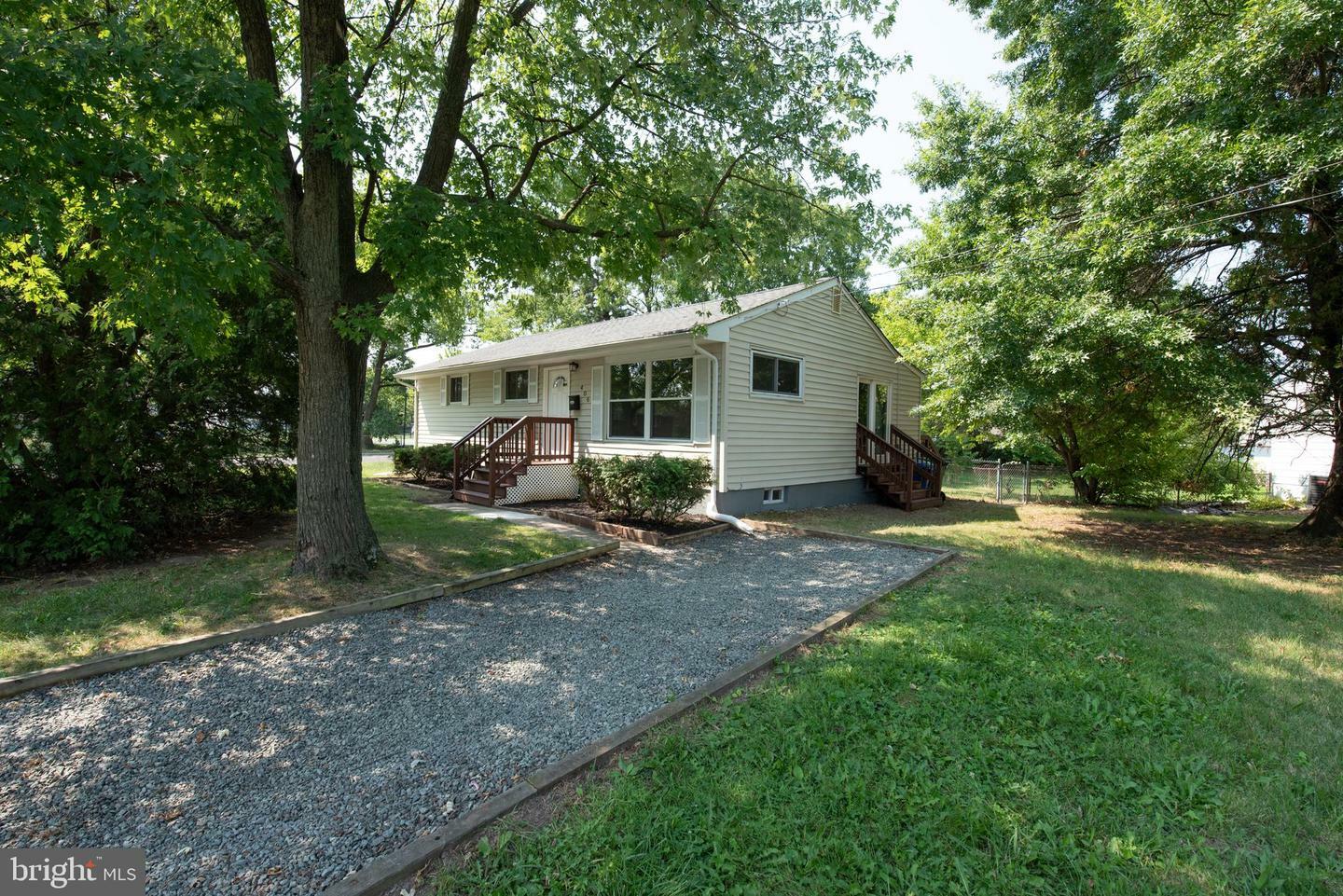 Property Photo:  406 Veterans Drive  NJ 08065 