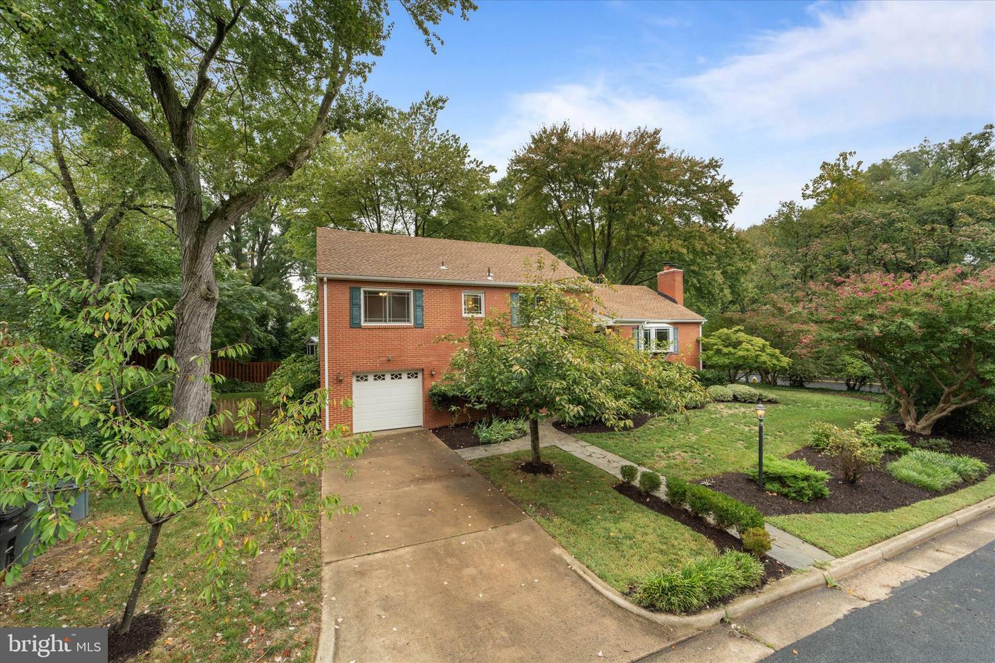 Property Photo:  452 W Taylor Run Parkway  VA 22314 