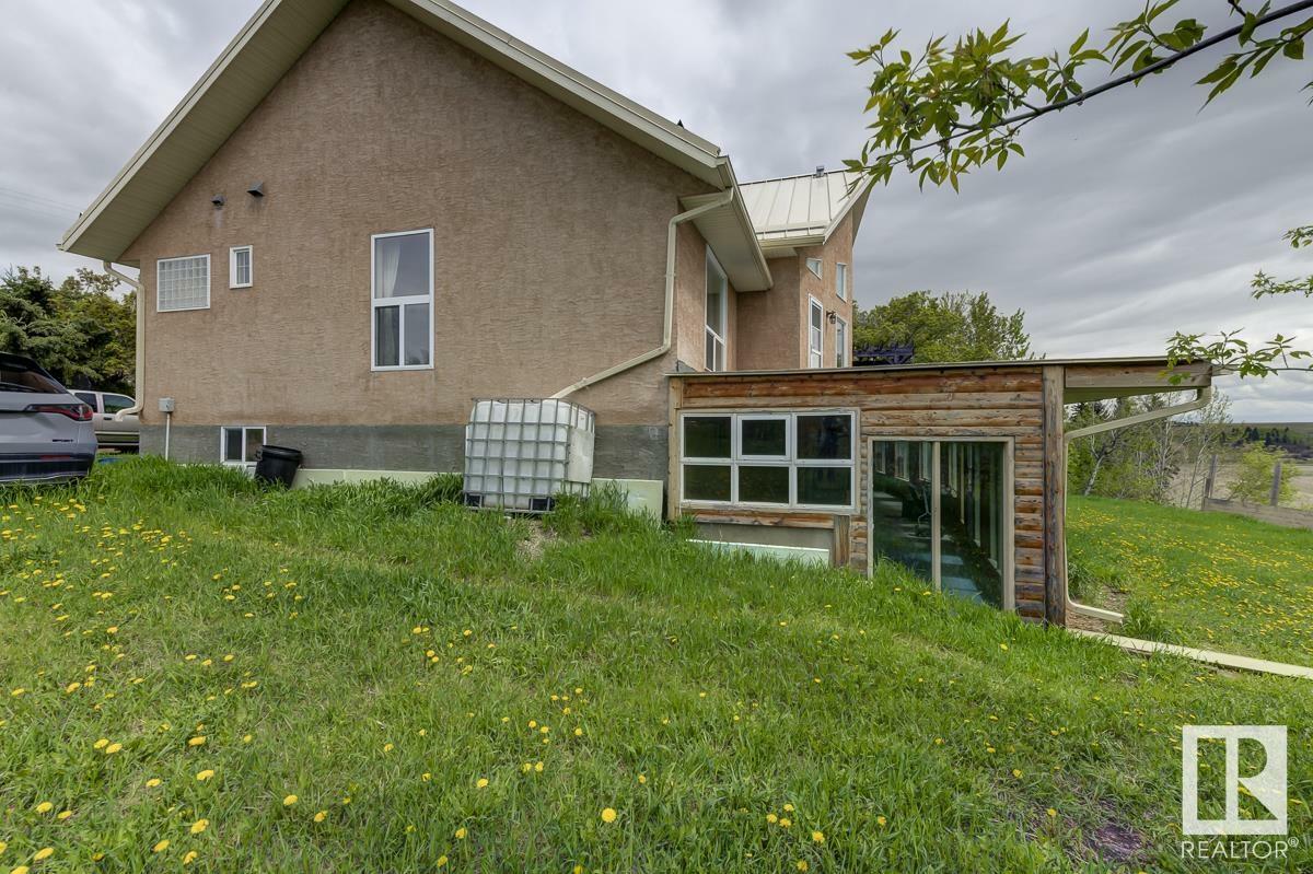 Property Photo:  25018 Richfield Drive  AB T8T 1H8 