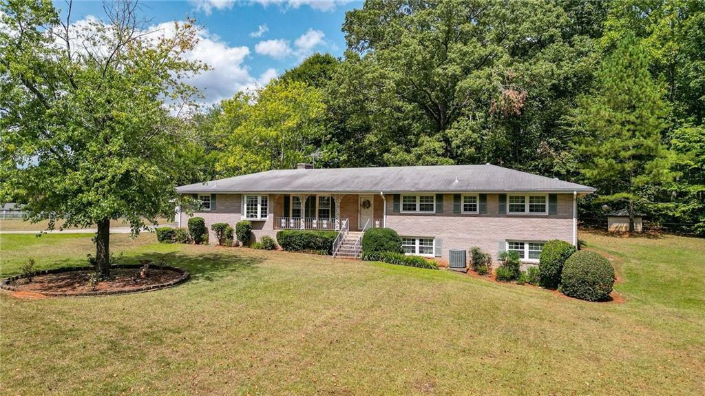 Property Photo: 3867 Maybreeze Road GA 30066