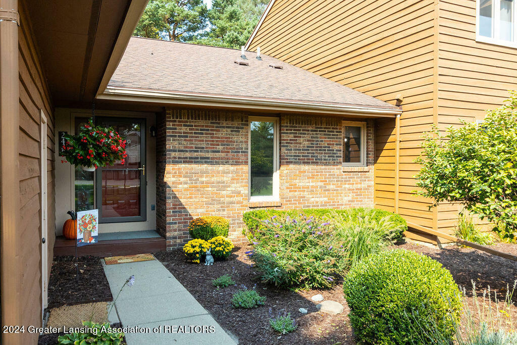 Property Photo:  2430 Burcham Drive  MI 48823 