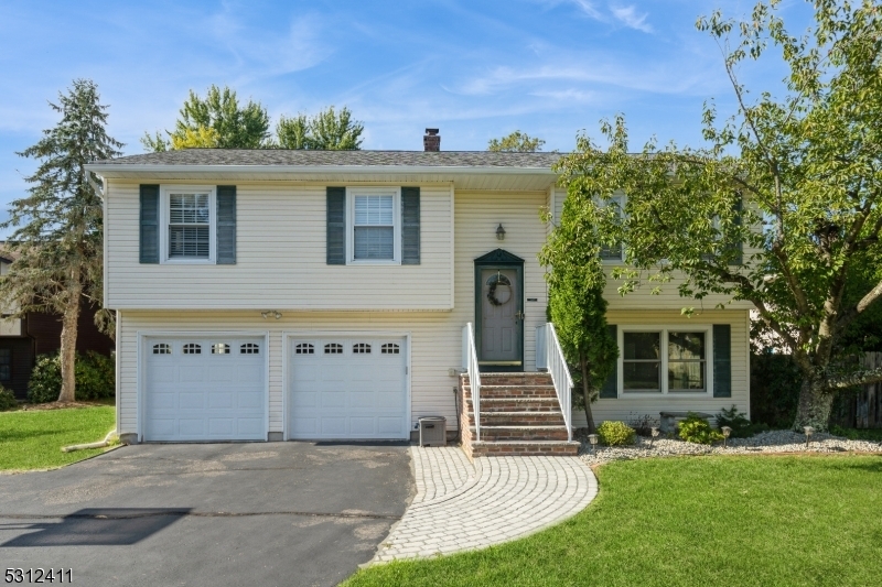 Property Photo:  9 Village Ct  NJ 08822 