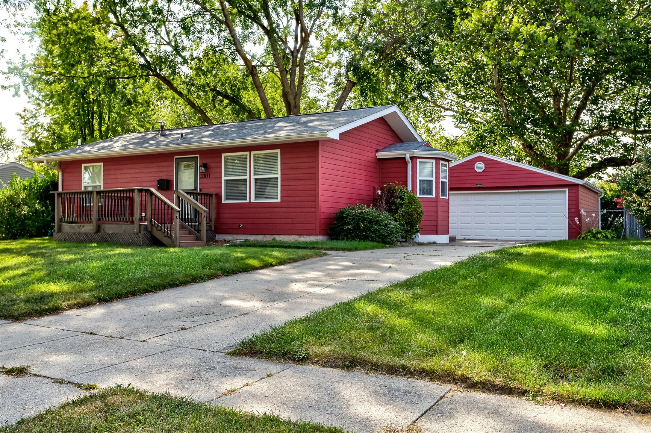 Property Photo:  3301 SW Garner Avenue  IA 50010 