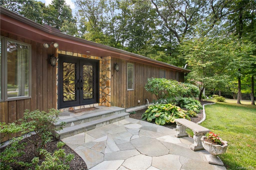 Property Photo:  22 Franklin Drive  NY 10541 