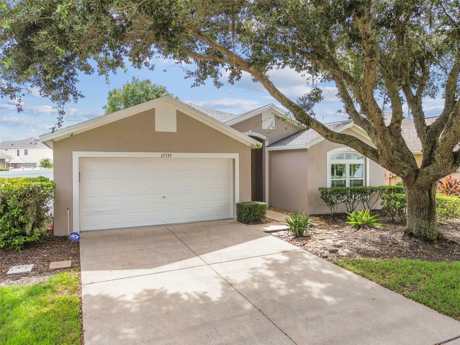 Property Photo:  27539 Sugar Loaf Drive  FL 33544 