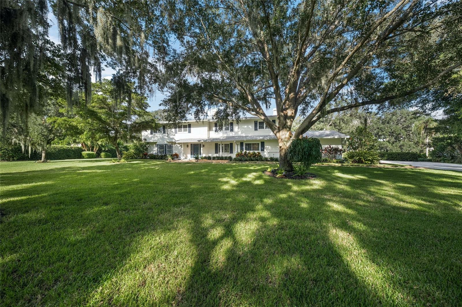 Property Photo:  3556 E Forest Lake Drive  FL 34232 