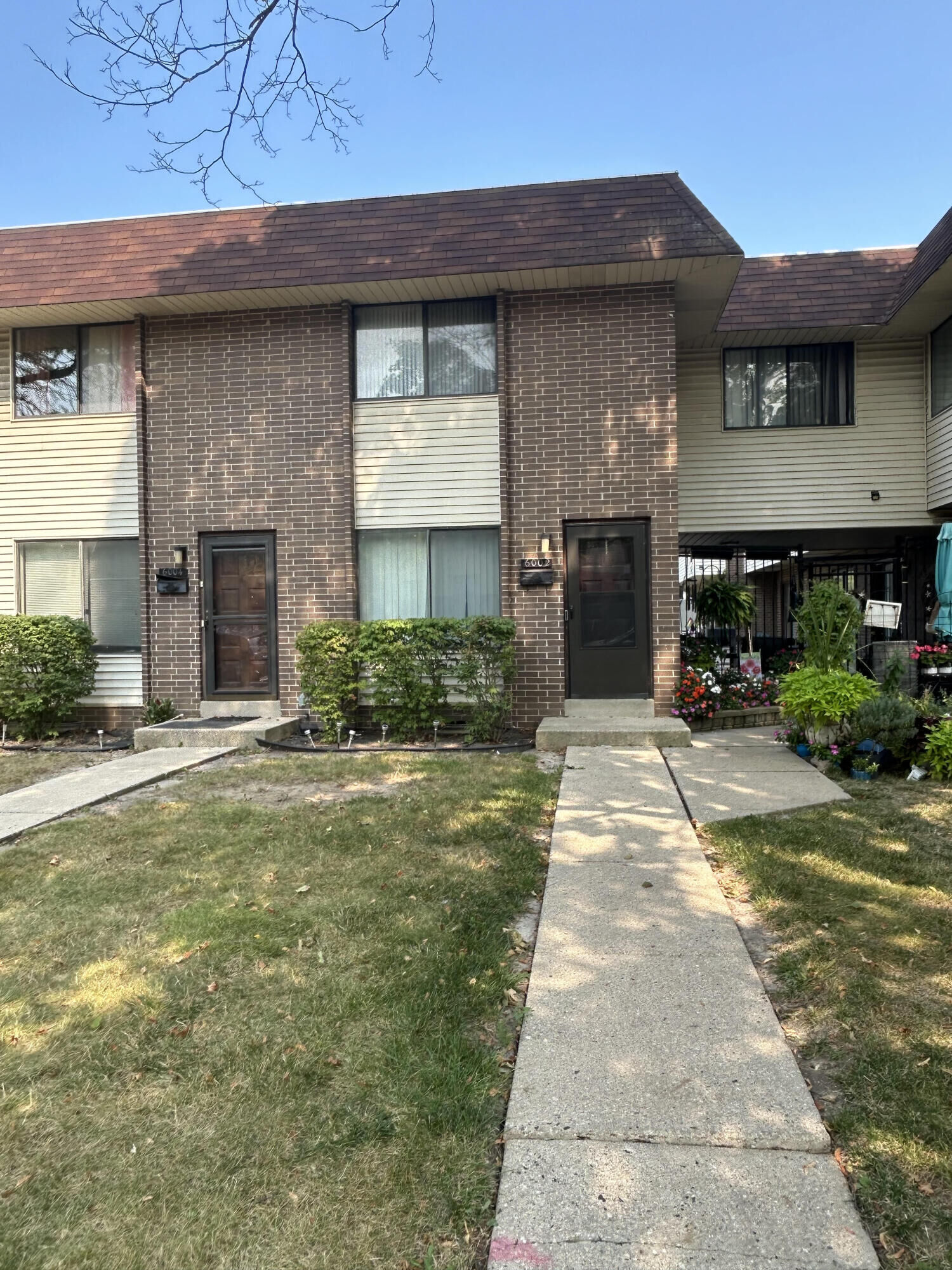 Property Photo: 6002 W Port Ave WI 53223