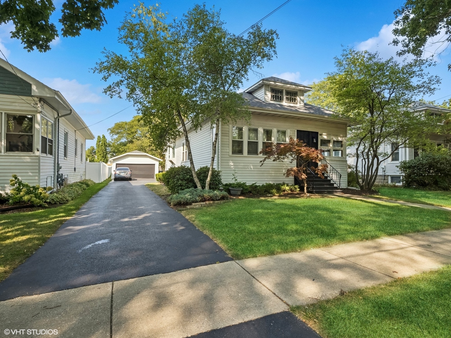 Property Photo:  348 N Brockway Street  IL 60067 