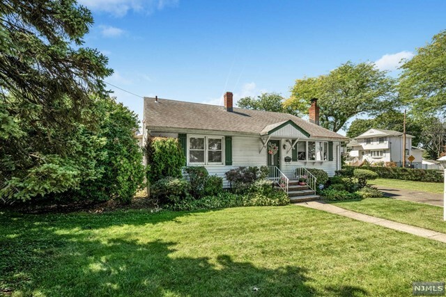 Property Photo:  42 Woodside Avenue  NJ 07604 