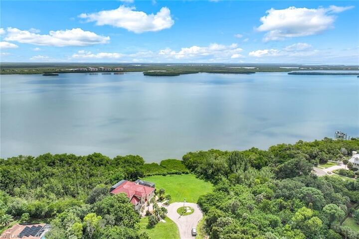 Property Photo: 1825 April Ct FL 34145