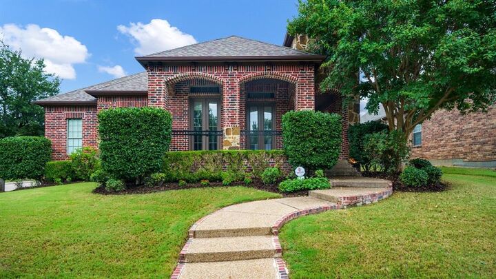 401 Broken Sword Drive  Lewisville TX 75056 photo