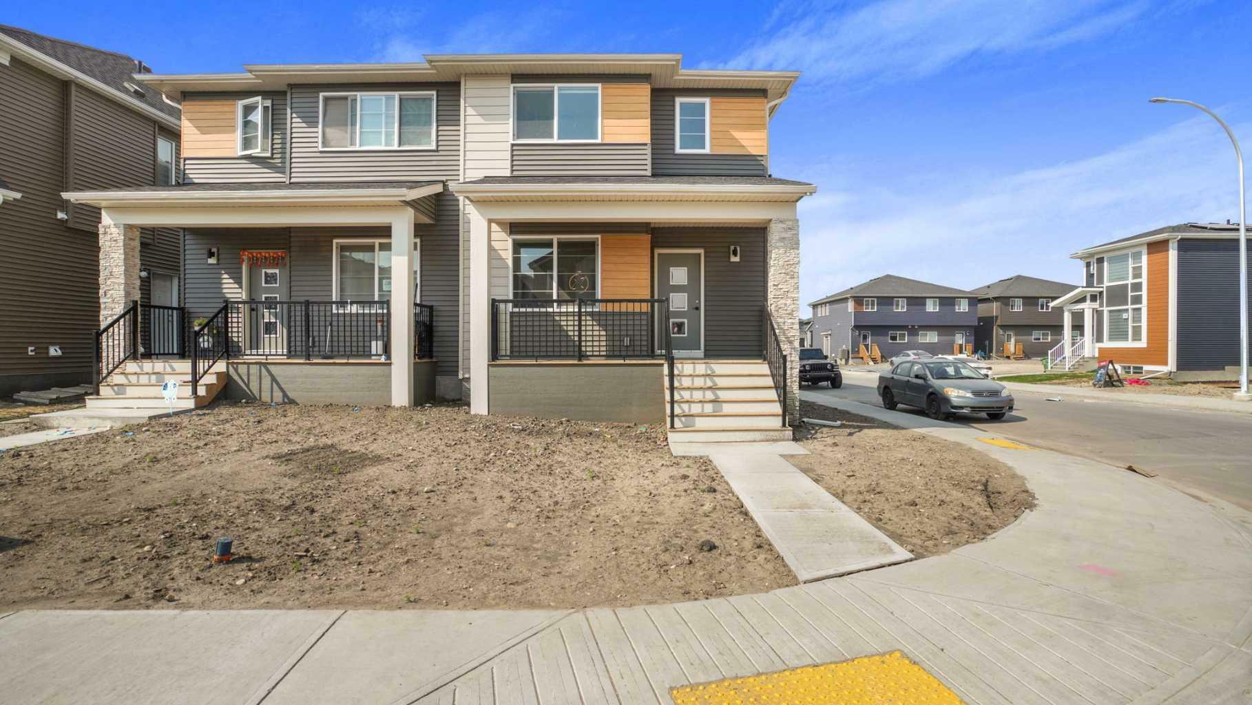 Property Photo:  89 Corner Glen Row NE  AB T3N 1B9 