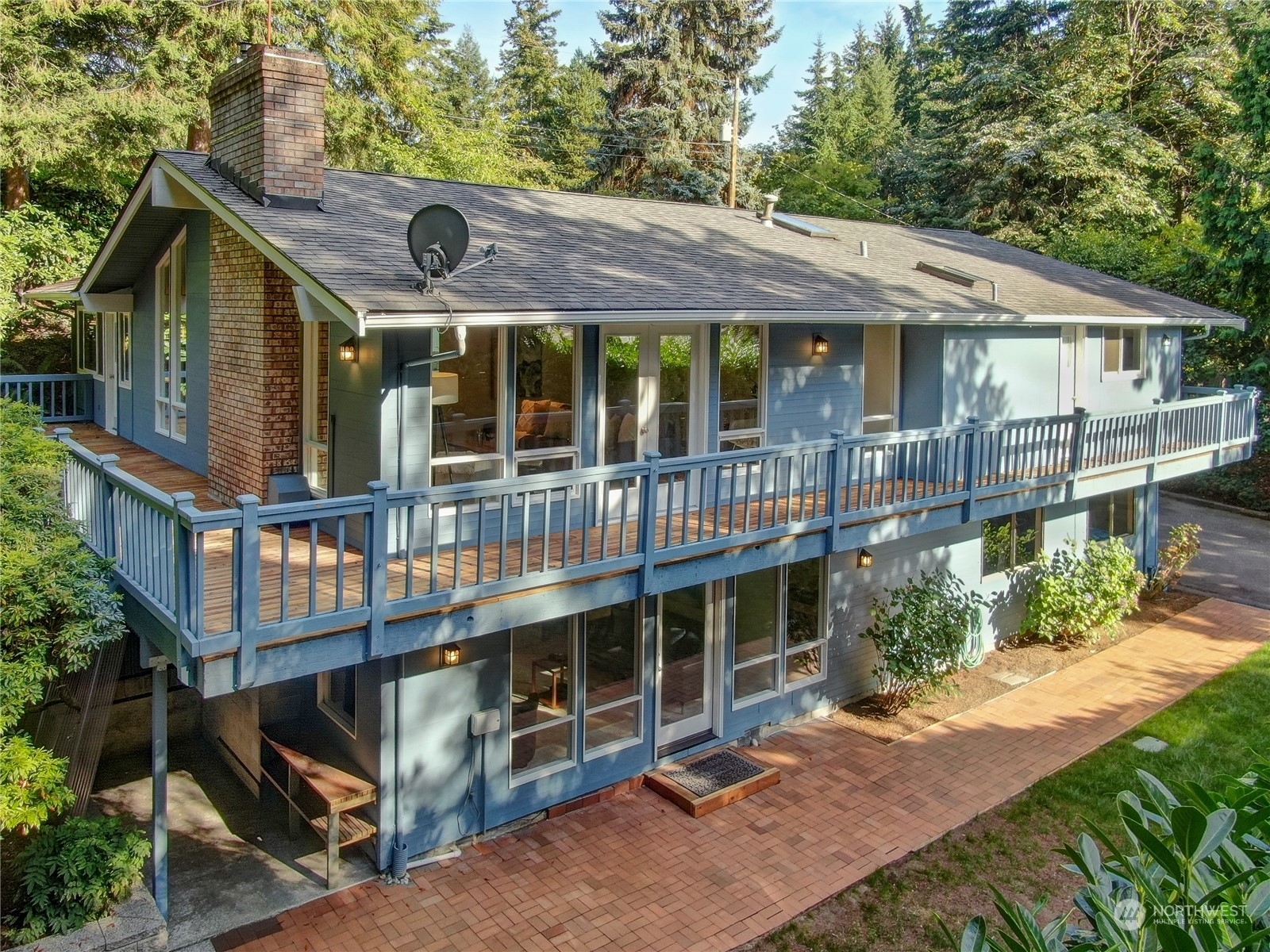 Property Photo:  4115 80th Avenue SE  WA 98040 