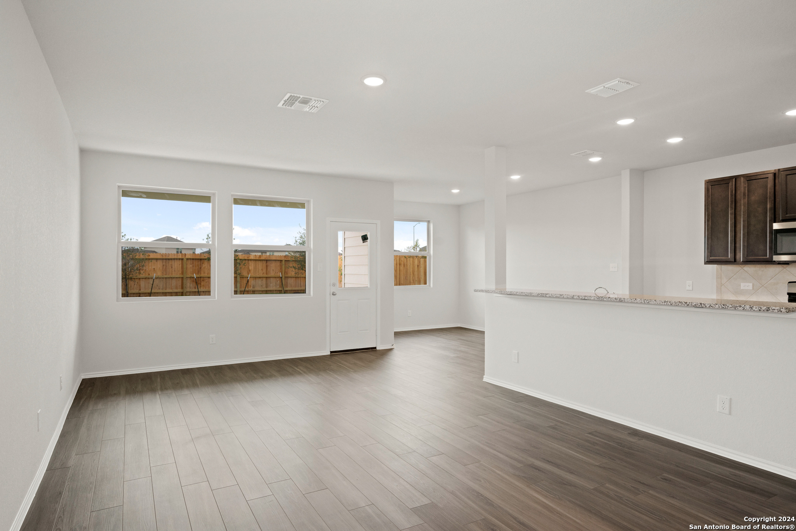 Property Photo: 4923 Sandstone Way TX 78222