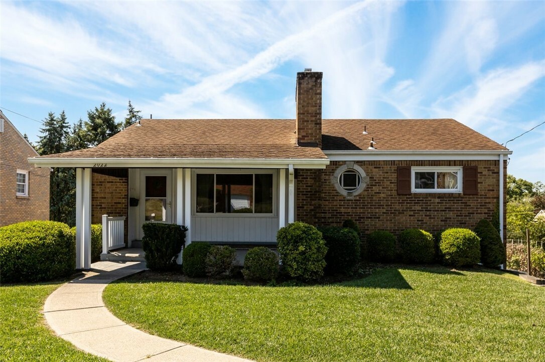 Property Photo:  2022 Worcester Drive  PA 15243 