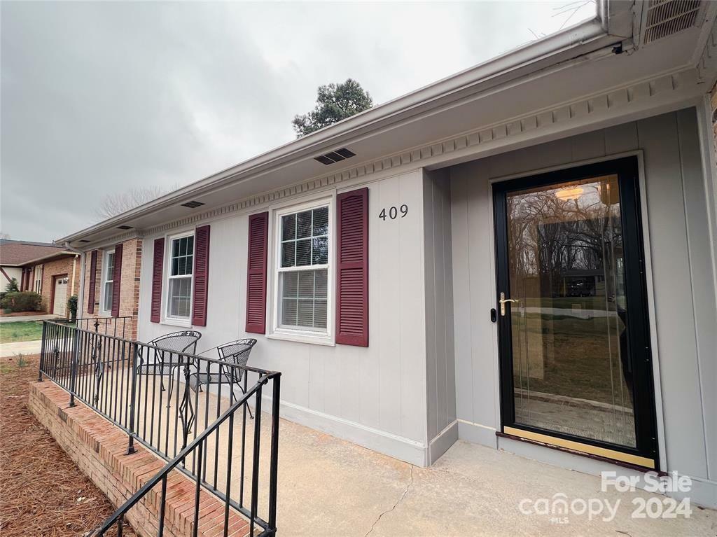 Property Photo:  409 Arrowood Avenue  SC 29720 