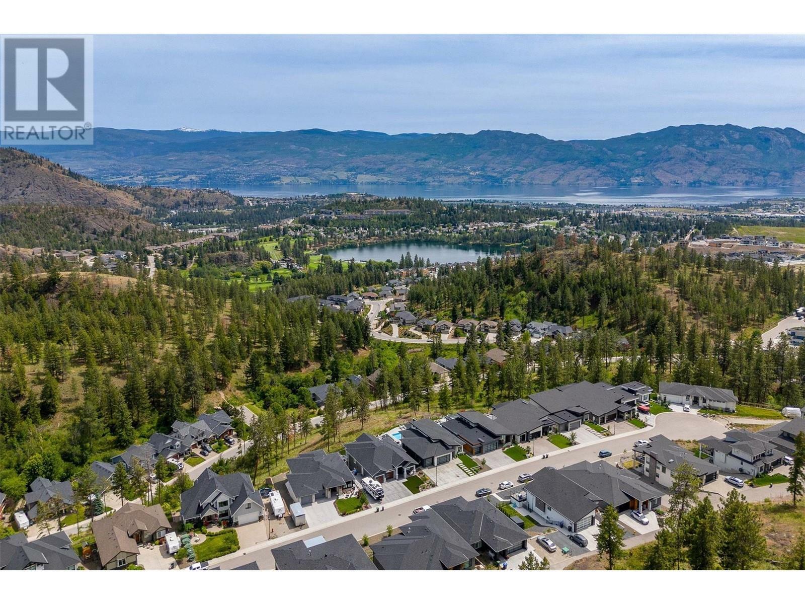 Photo de la propriété:  2489 Tallus Heights Drive  BC V4T 3M2 