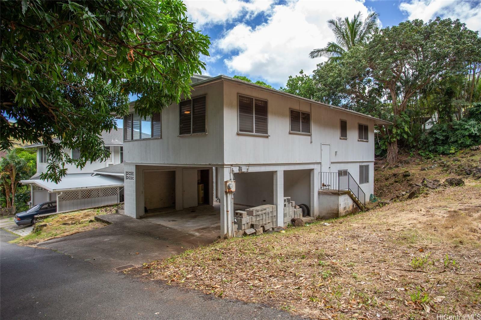 Property Photo:  1927 Uluwehi Place  HI 96822 