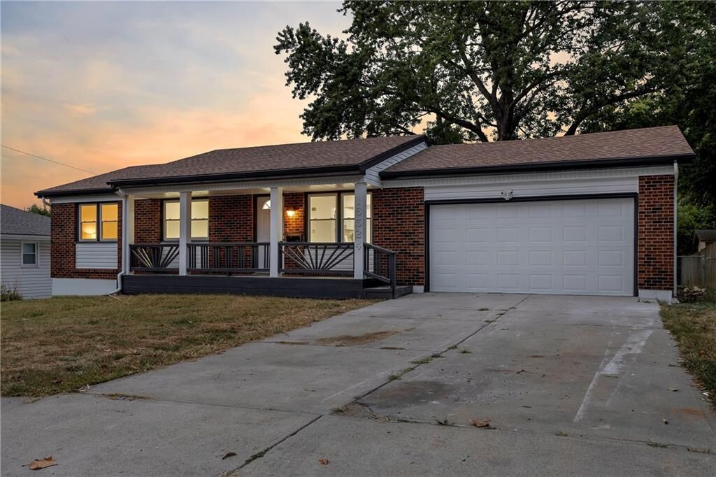 Property Photo: 16524 E Cogan Road MO 64055