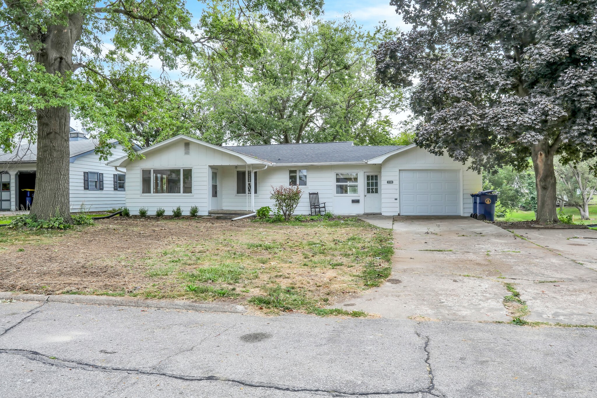 Property Photo:  308 E 2nd Street  IA 50219 