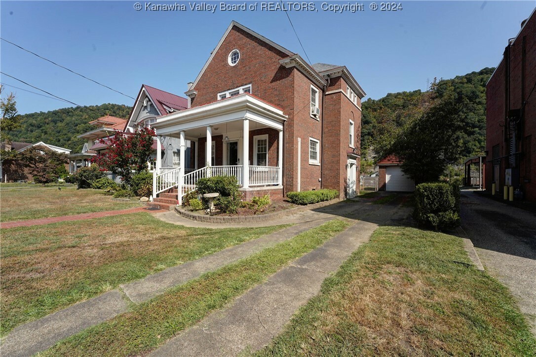 Property Photo:  130 5th Avenue  WV 25136 