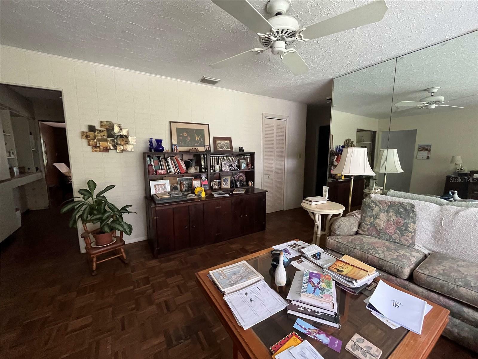 Property Photo:  2542 Hillview Street  FL 34239 