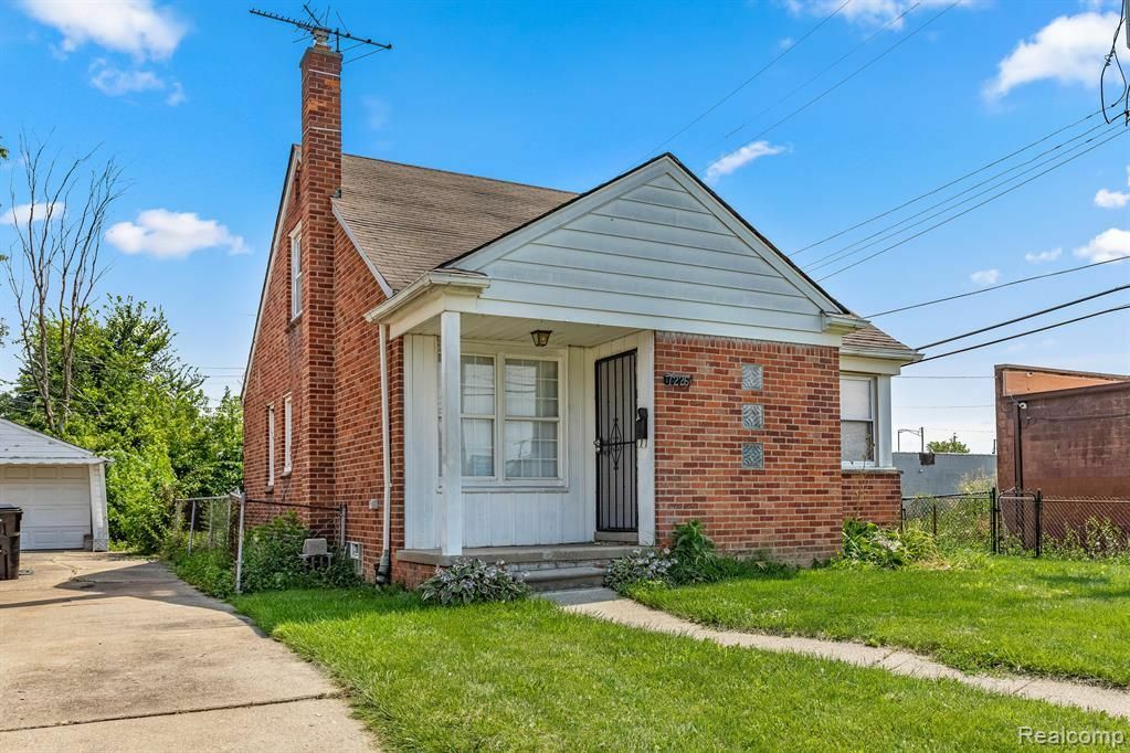 Property Photo:  7226 Patton Street  MI 48228 3234 