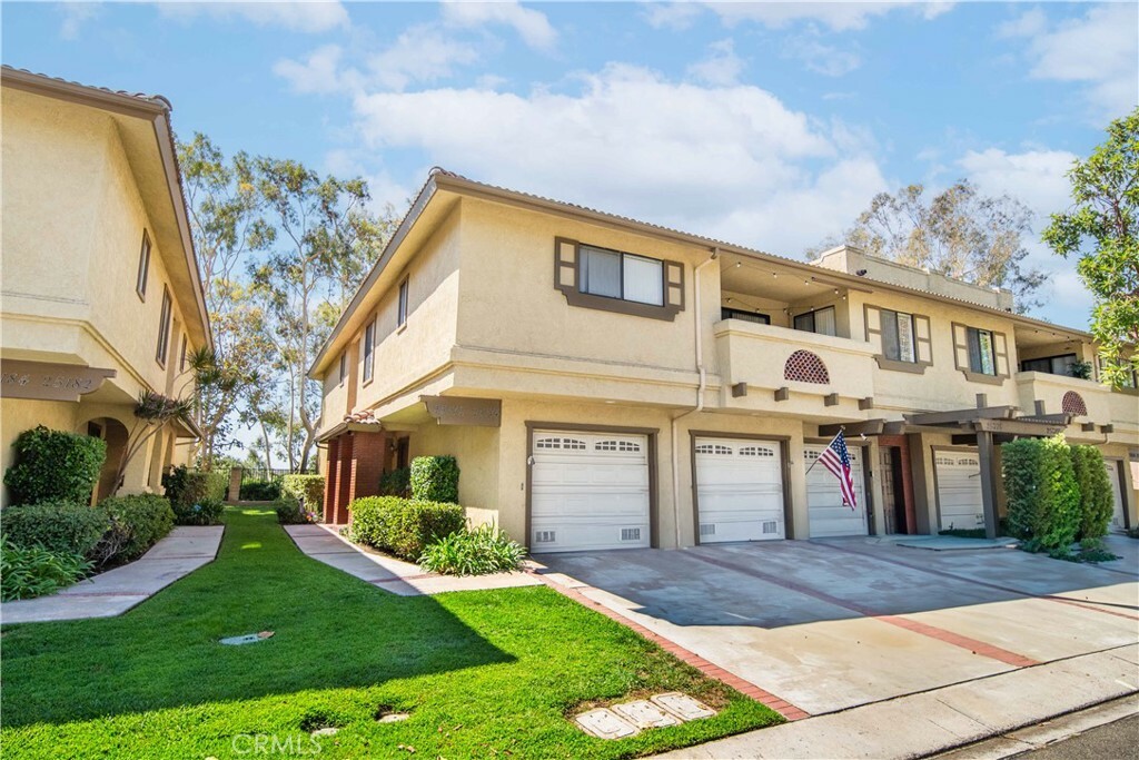 Property Photo:  25172 Birch Grove Lane 1  CA 92630 